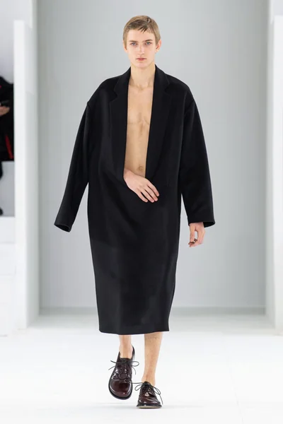 Look 1
